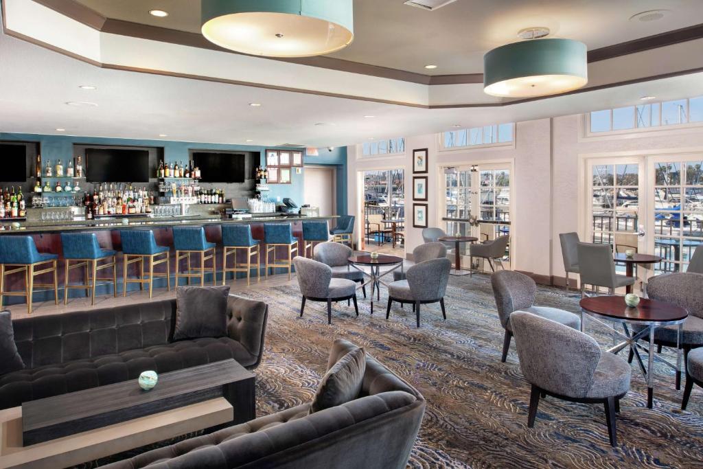 Hilton San Diego Airport/Harbor Island Image