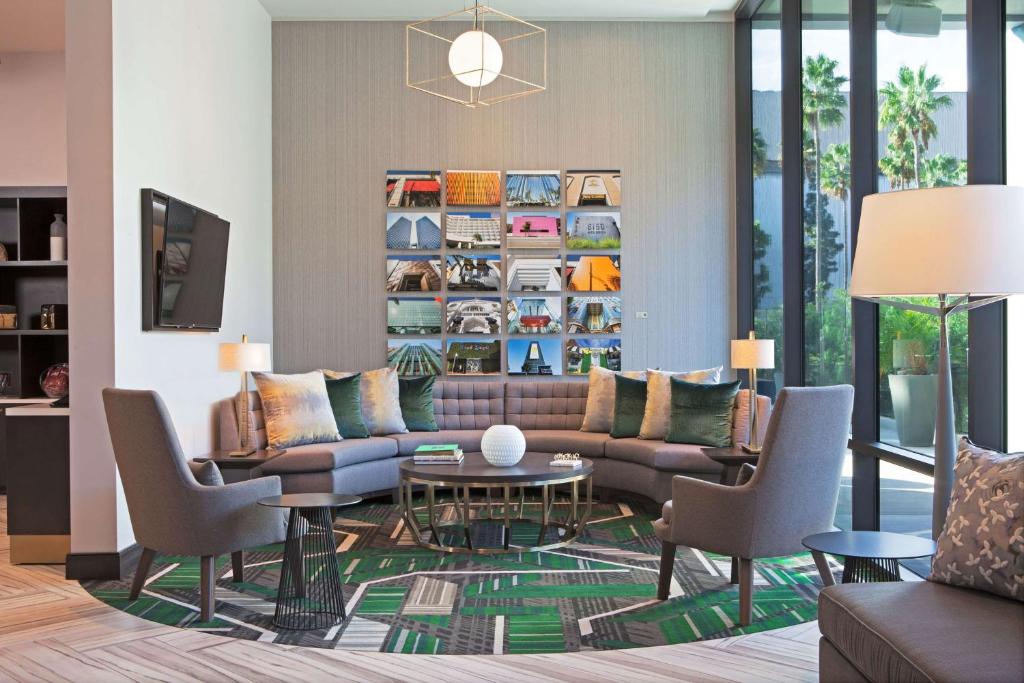 H Hotel Los Angeles, Curio Collection By Hilton Image