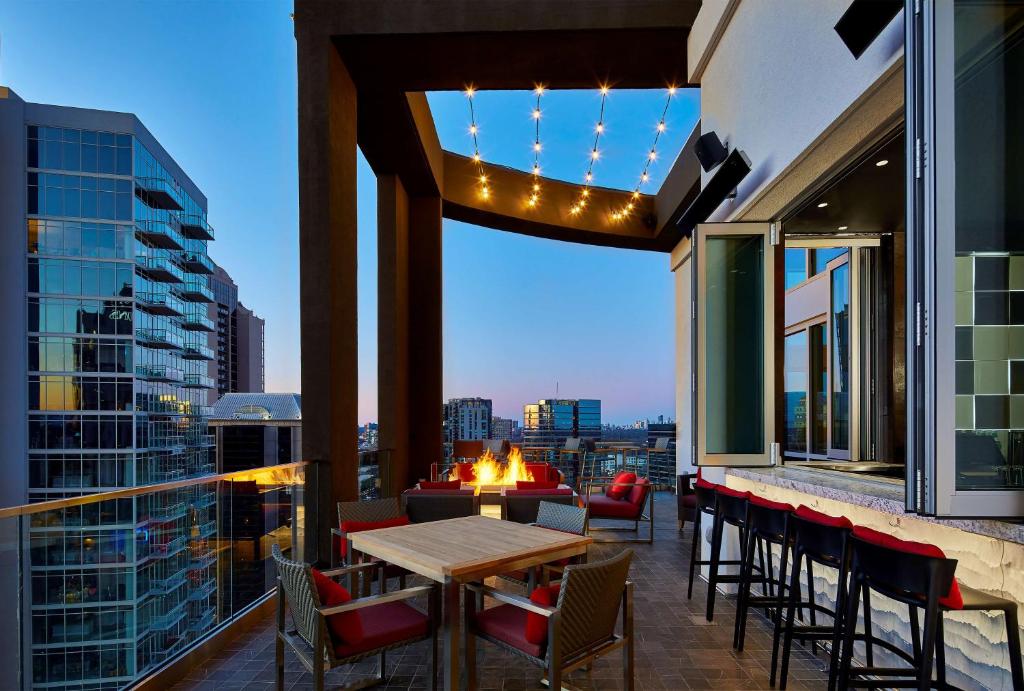 Hampton Inn & Suites Atlanta-Midtown, Ga Image