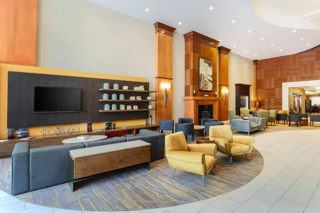 Courtyard by Marriott Pittsburgh Downtown Image