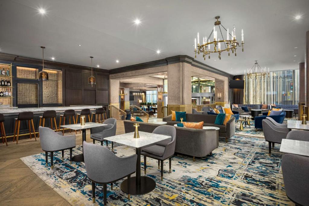 The Marquette Hotel, Curio Collection by Hilton Image