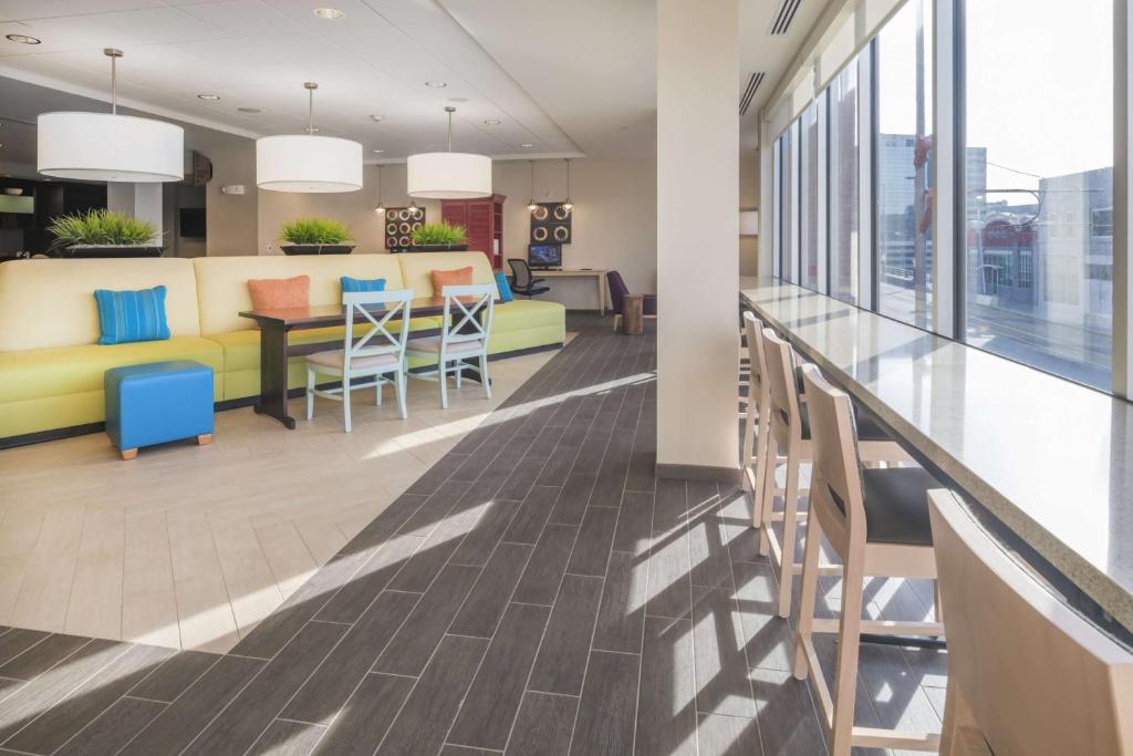 Home2 Suites Kansas City Downtown Image