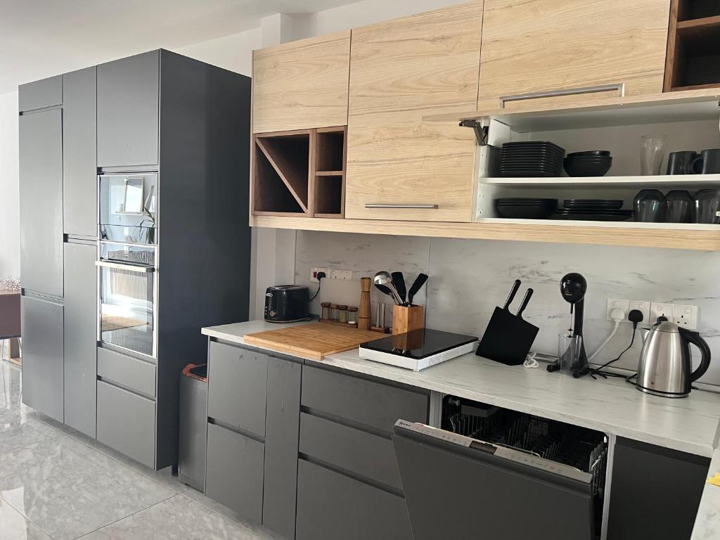 Modern Seaview Townhouse in Coral Bay 5
