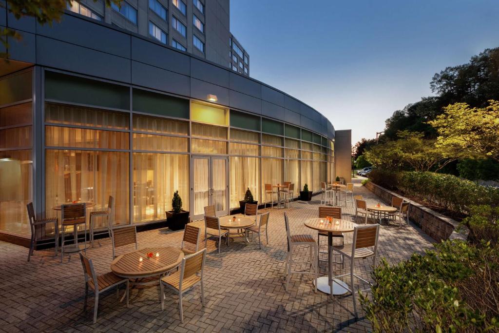 Hilton Baltimore BWI Airport Image