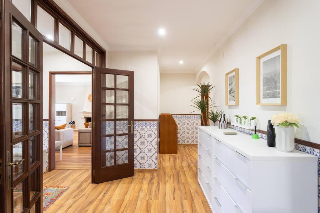 Aroeira Sunny Villa - Heated Pool extra cost 3