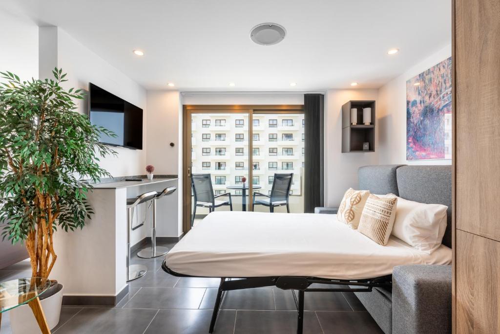 WintowinRentals Executive apt in OCEAN HOUSE Complex 5