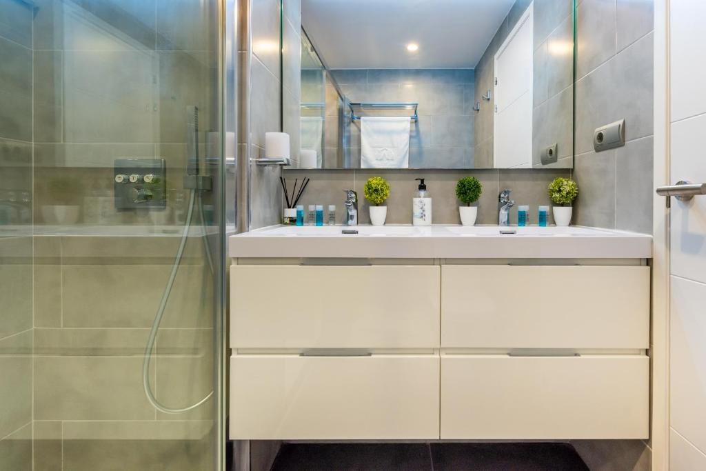 WintowinRentals Executive apt in OCEAN HOUSE Complex 3