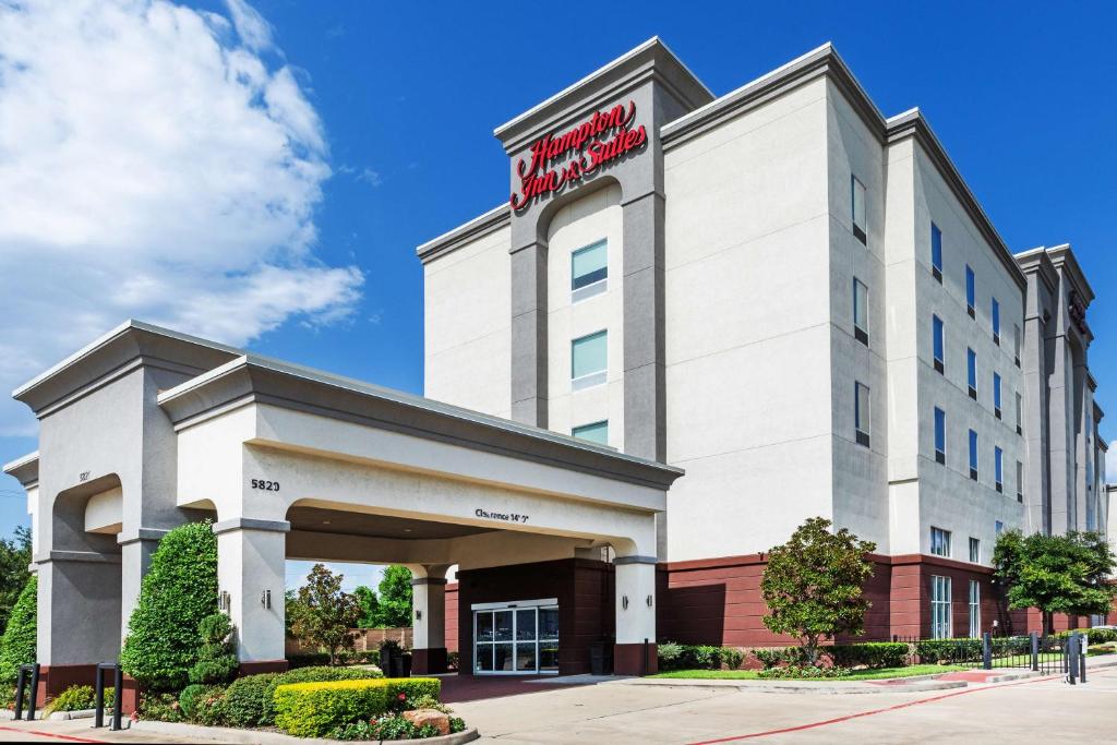 Hampton Inn and Suites Houston Heights I-10 Image