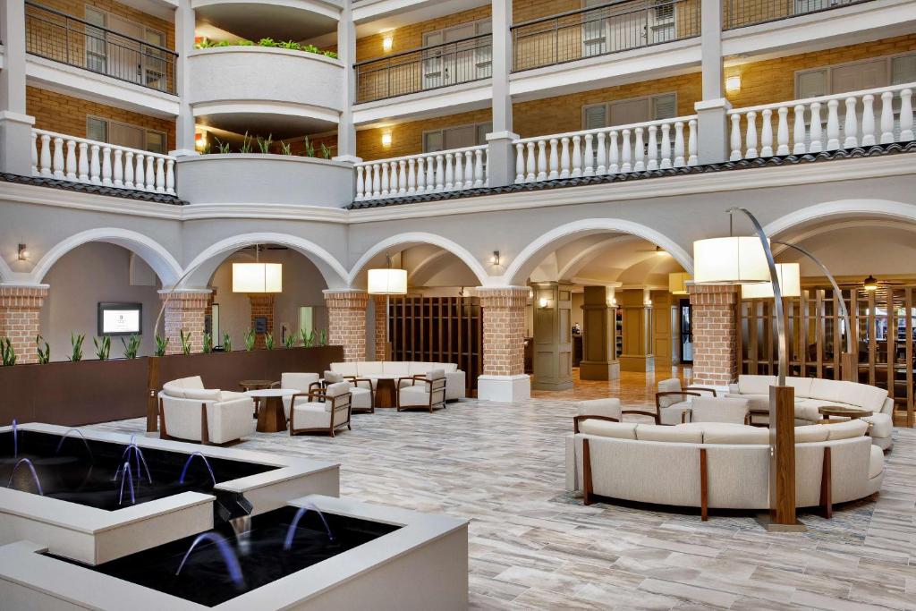 Embassy Suites by Hilton Orlando International Drive Convention Center Image