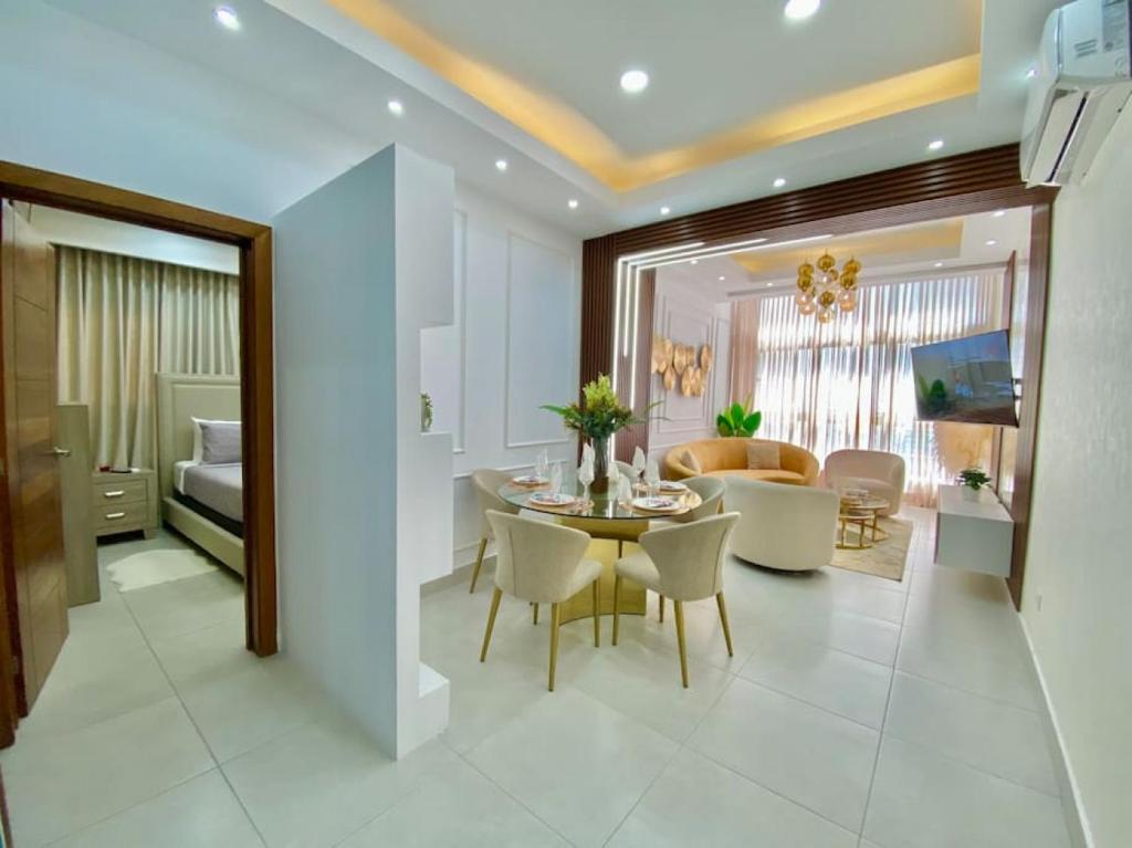 Elegant City Center Condo 2