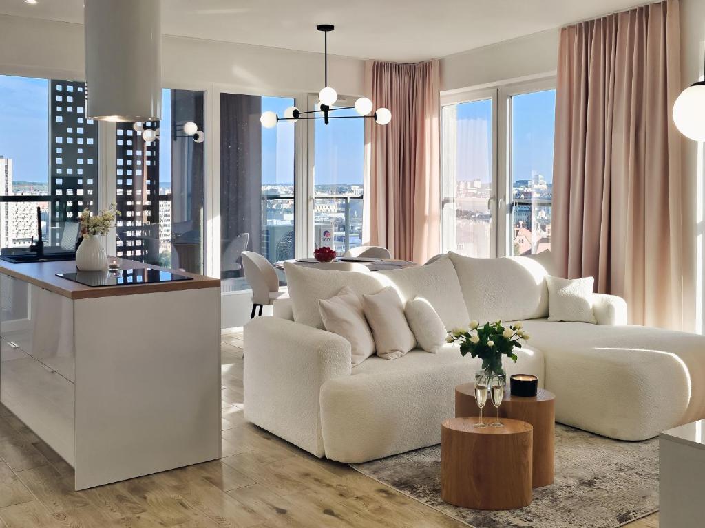 URBAN APARTMENTS Skyline - Sokolska Towers 30A - Gym & Sauna - 2 Free Garages - LUXURY 1