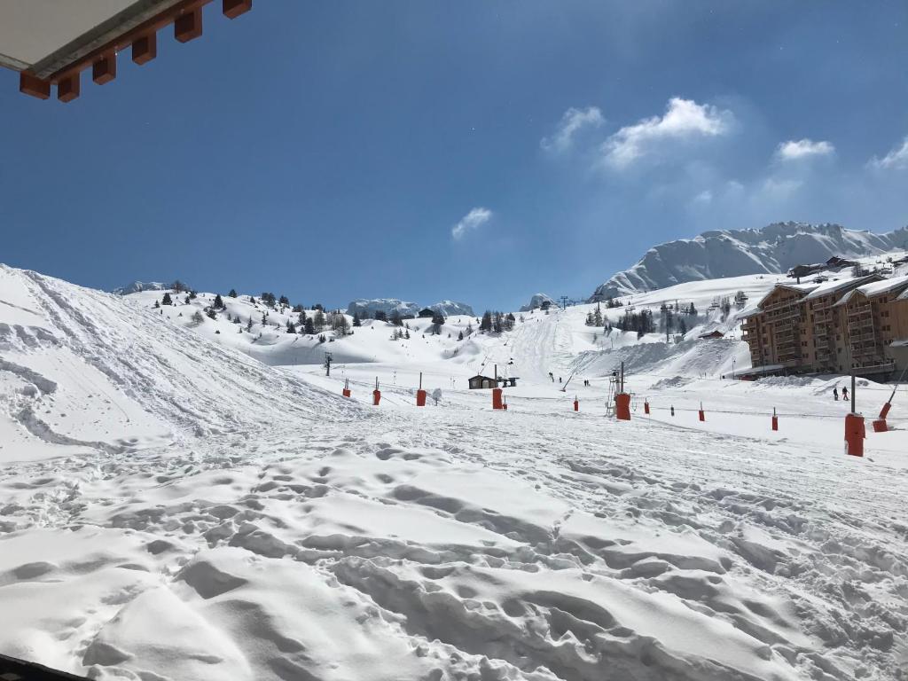 Photo de la galerie de l'établissement PLAGNE SOLEIL - 5 pers - 4 étoiles Paradiski - vue montagne - accès direct pistes skis aux pieds, à La Plagne Tarentaise