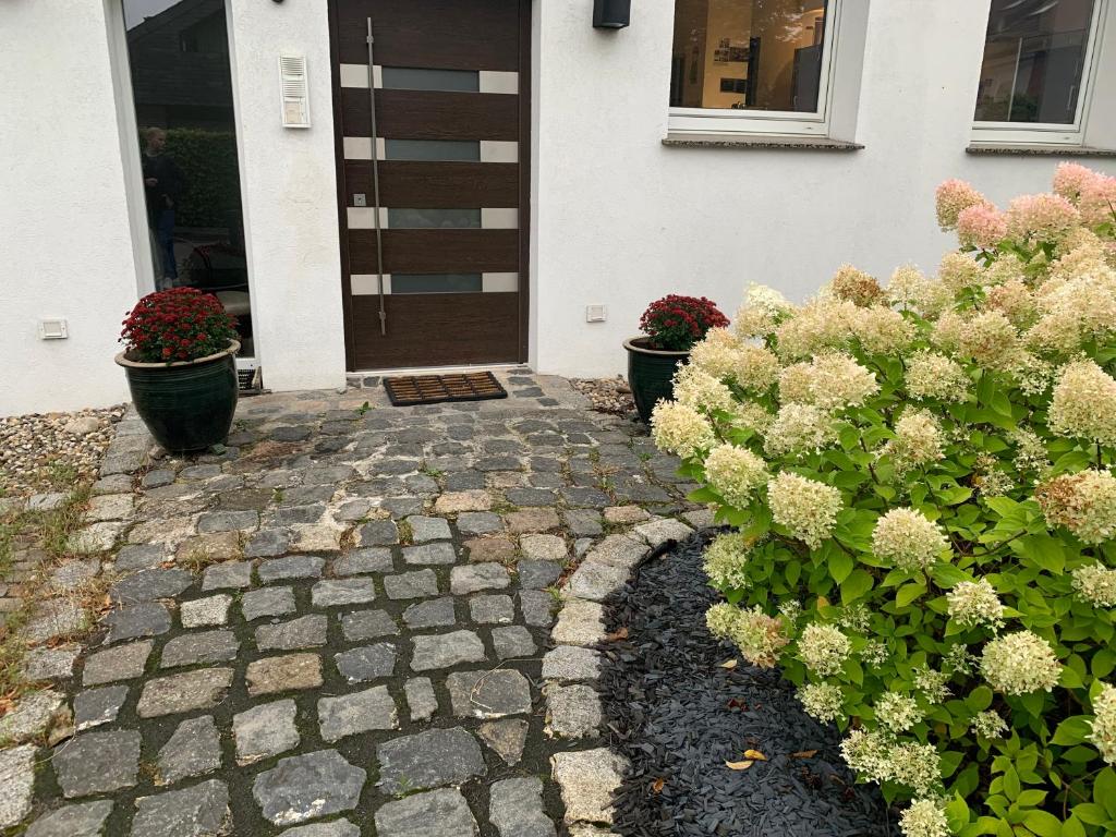 4 bedrooms, 2 bathrooms, kitchen, terrace - 10 min to fairground 5