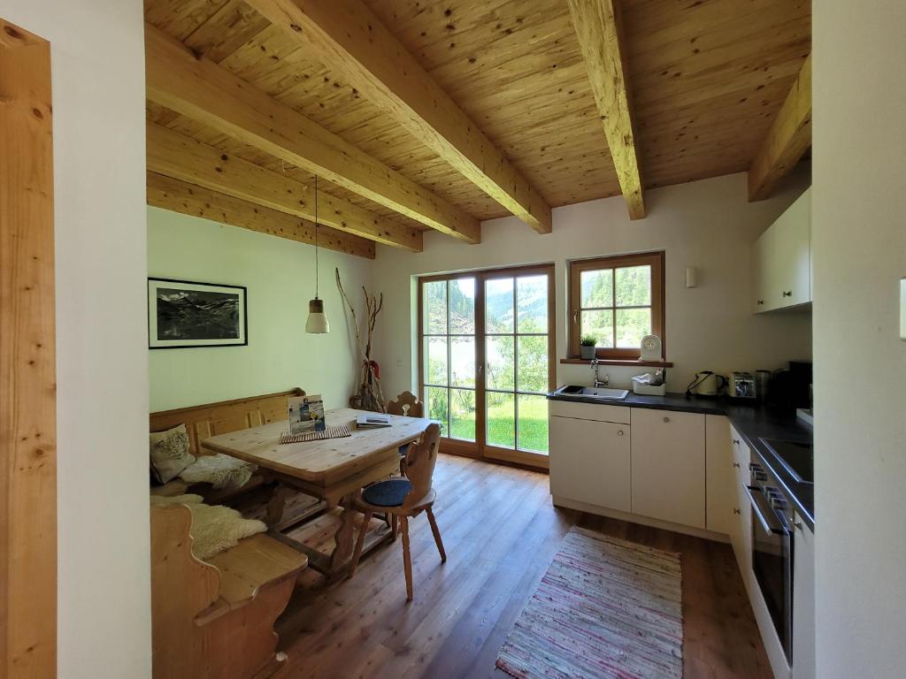Tauerndorf Enzingerboden Ski in&out - Steinbock Lodges 3