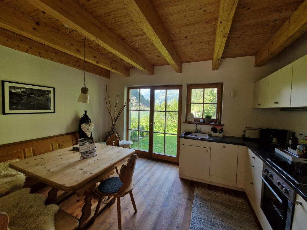 Tauerndorf Enzingerboden Ski in&out - Steinbock Lodges 5