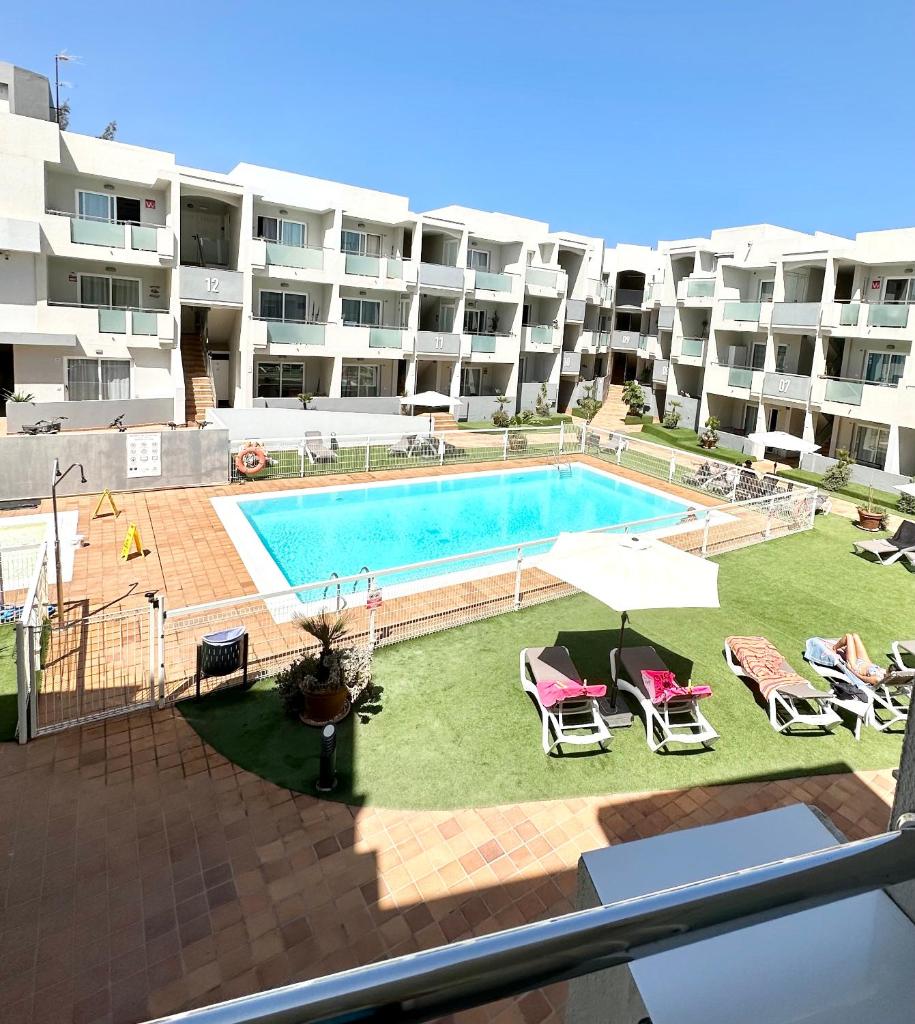 Tutti Frutti con Piscina, Terraza soleada privada, primera planta y Wi-FI 4