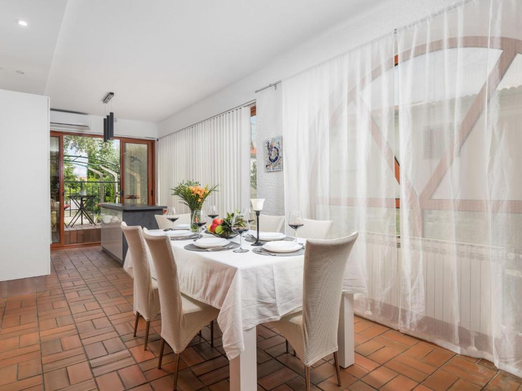 Holiday Home Noveanni by Interhome 5