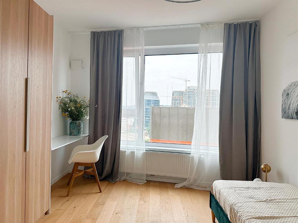 Luxurious brand new FREE parking apartment 2