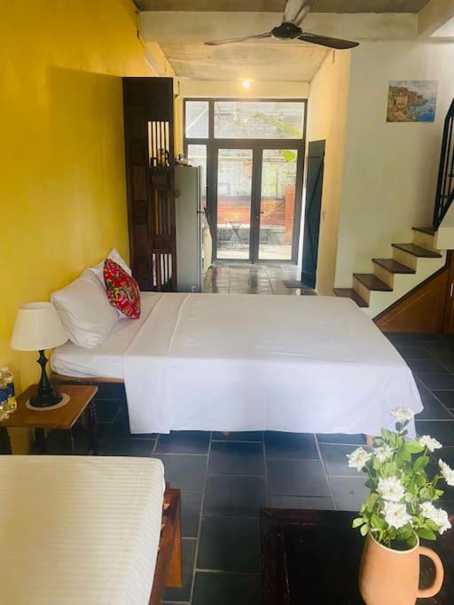 Chez Phuong- Studios Cat Ba