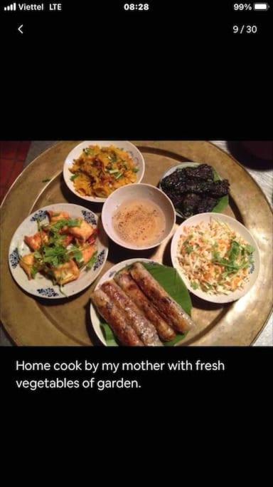 Chez Phuong- Studios Cat Ba