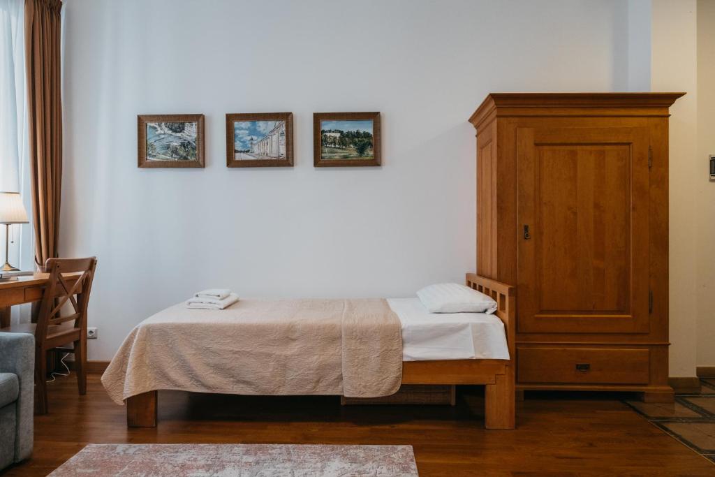 CATHEDRAL Old Town Suites 6