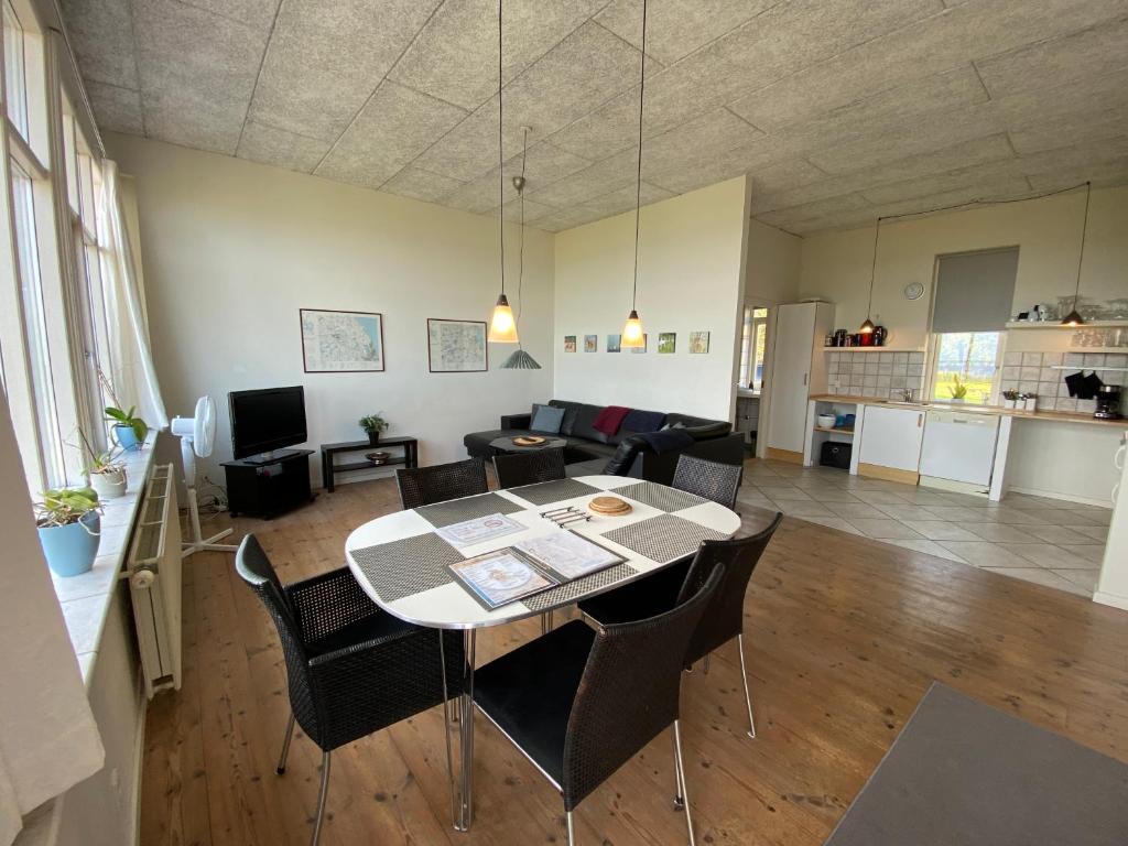 Skærven Beachfront Apartments and Cottage 3