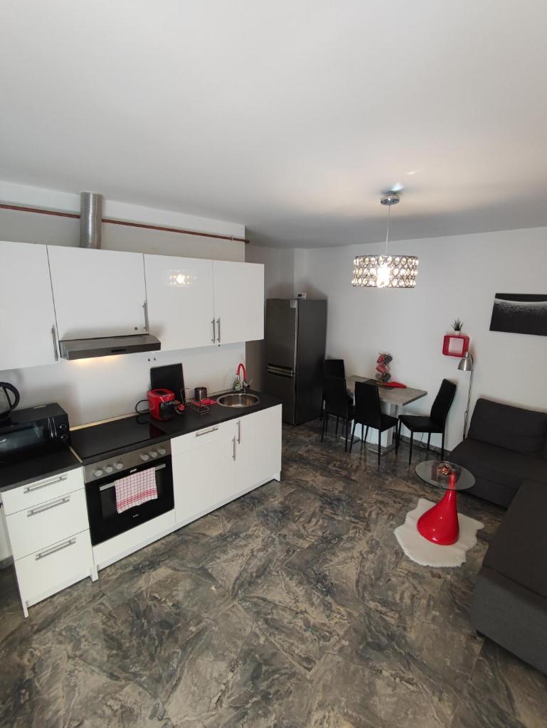 RYB Lofts - Modern Comfort by Downtown BP 3