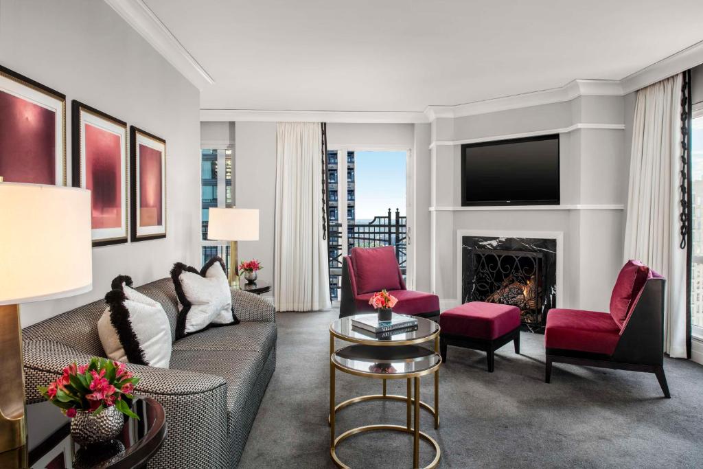 Waldorf Astoria Chicago Image