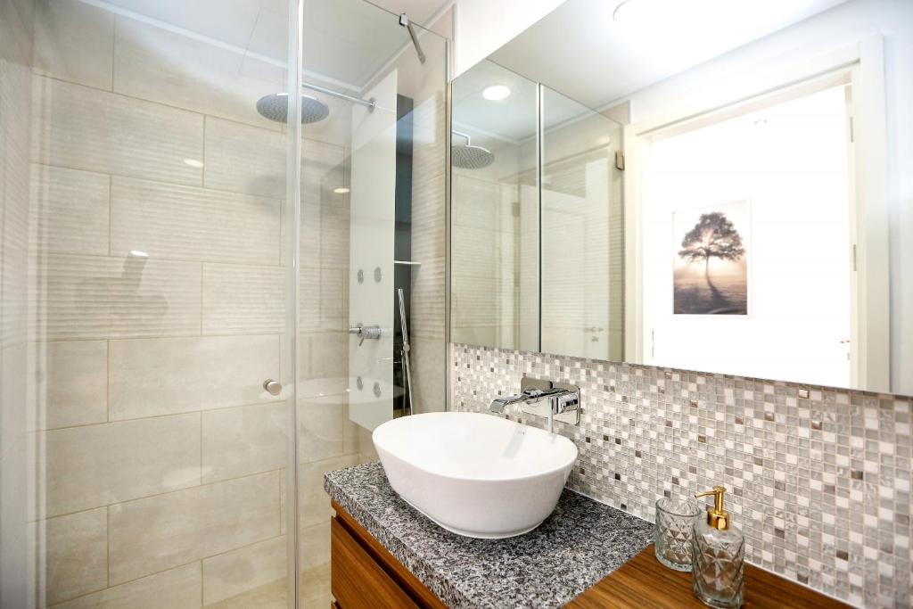 GREEN FARO, MODERN DUPLEX with A BLISS TERRACE 8