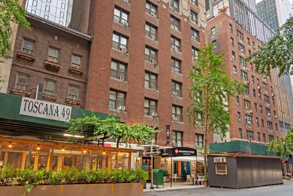 Best Western Plus Hospitality House Suites Image