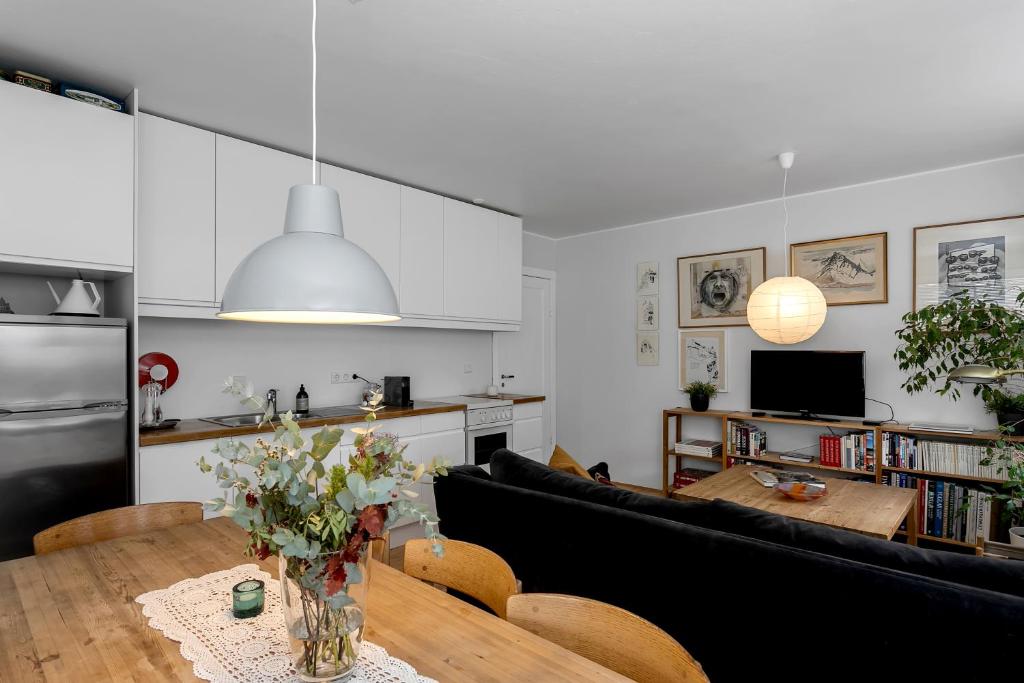 Modern & Cozy Apartment - Downtown Reykjavik 7