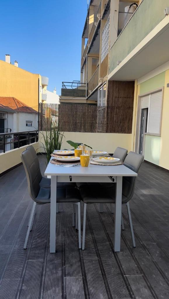 Modern Spacious Apartment 4