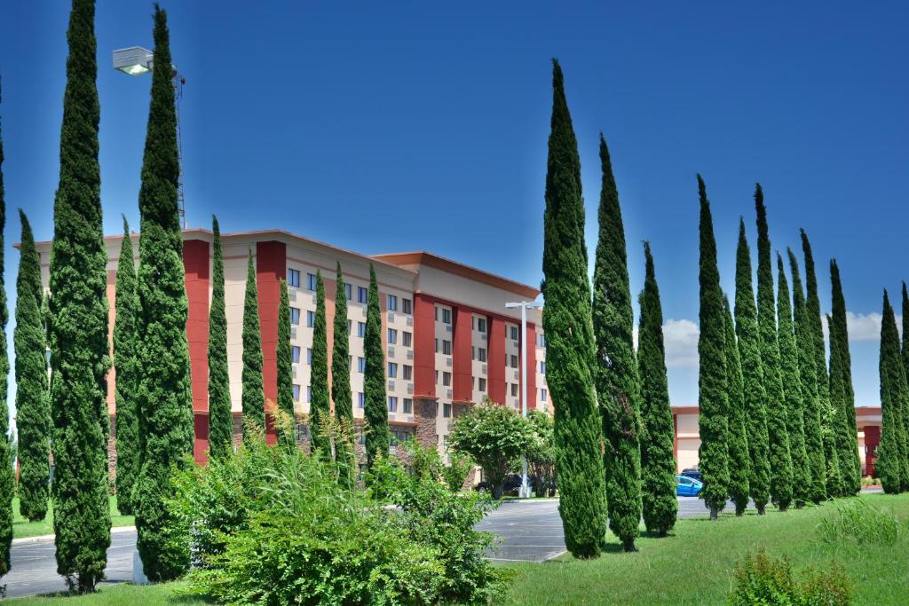 Lux Hotel & Spa, Trademark Collection by Wyndham Image
