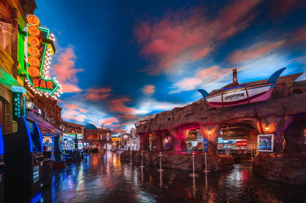 Sunset Station Hotel & Casino Image