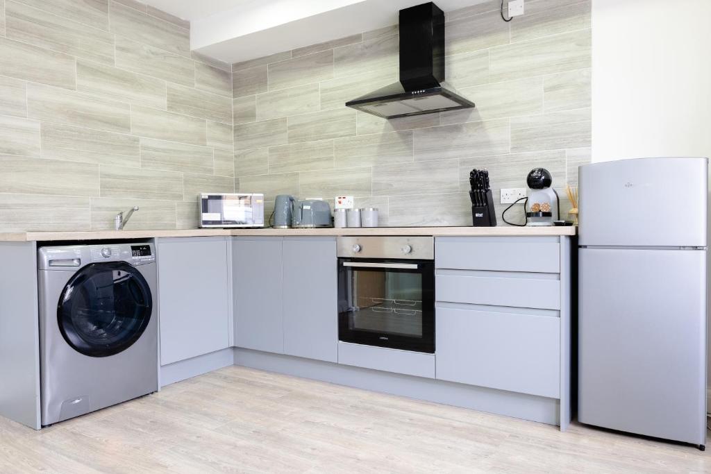 Modern Apartments Near Cardiff City Centre 8