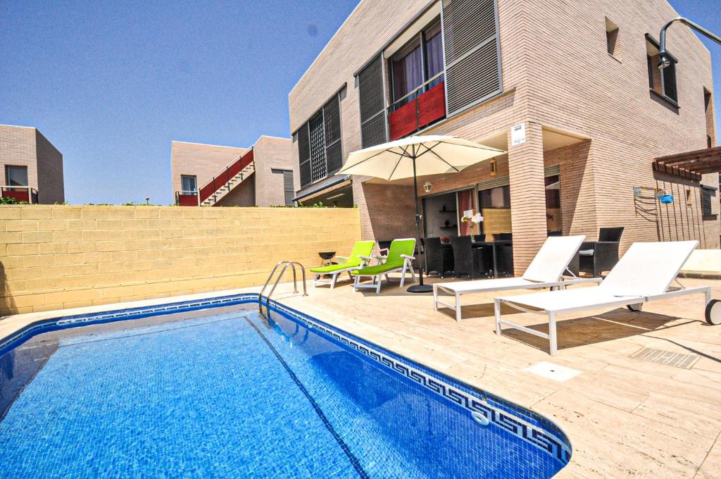 LITORAL COSTA DORADA - VILLA MAGNOLIA Only families 7