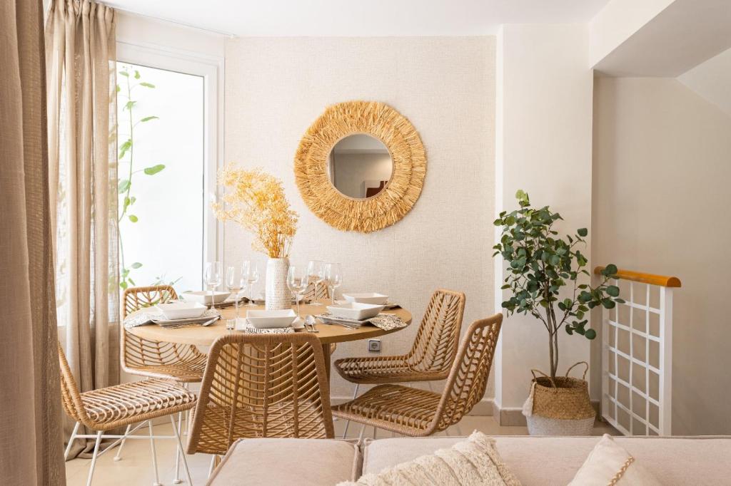 Sunny Home . 3