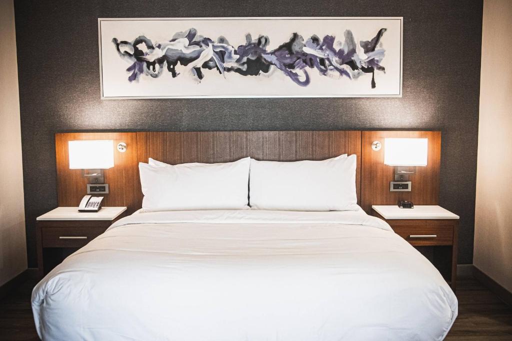 Delta Hotels by Marriott Cincinnati Sharonville Image