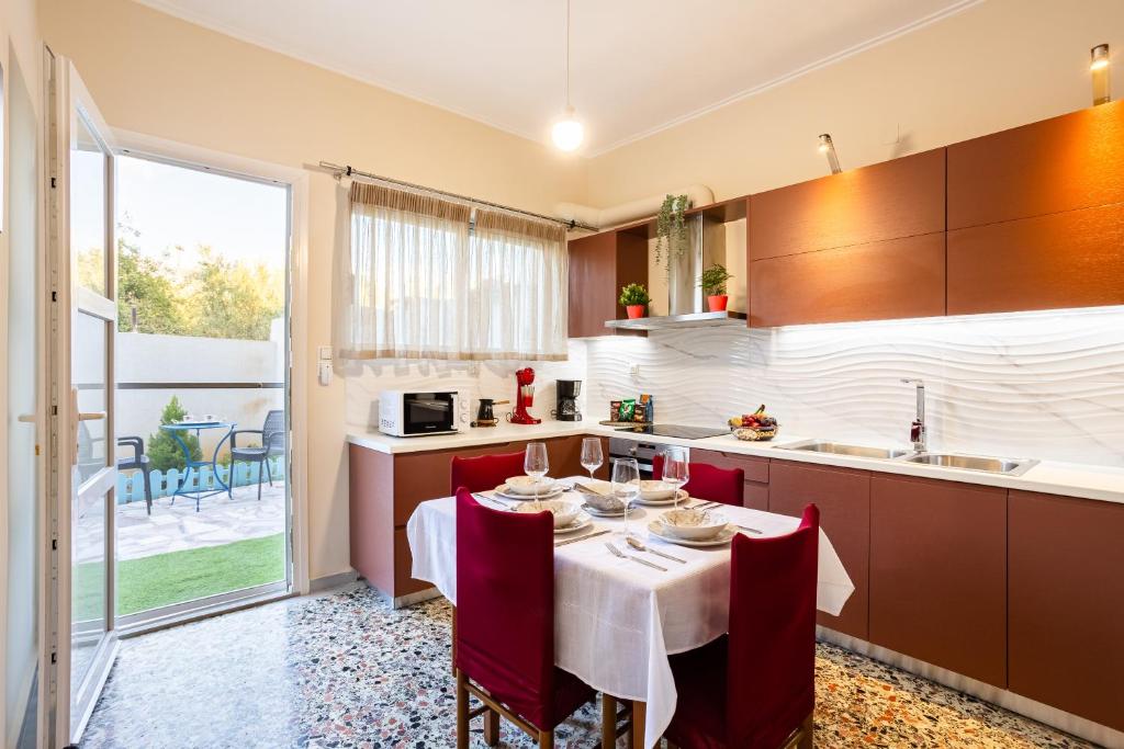 Avia Seaview Getaway - Konstantina's Hidden Haven 4