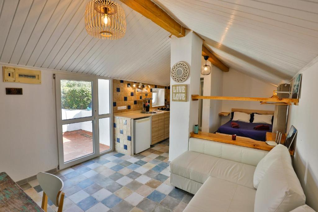 Beach Front Villa Amazing Views 7