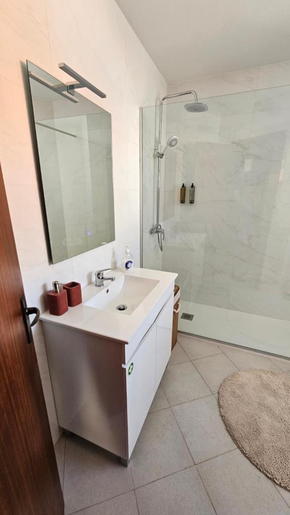 Garden and Seaview Apartment - Free Parking 8