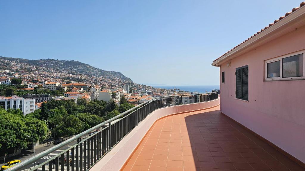 Garden and Seaview Apartment - Free Parking 6