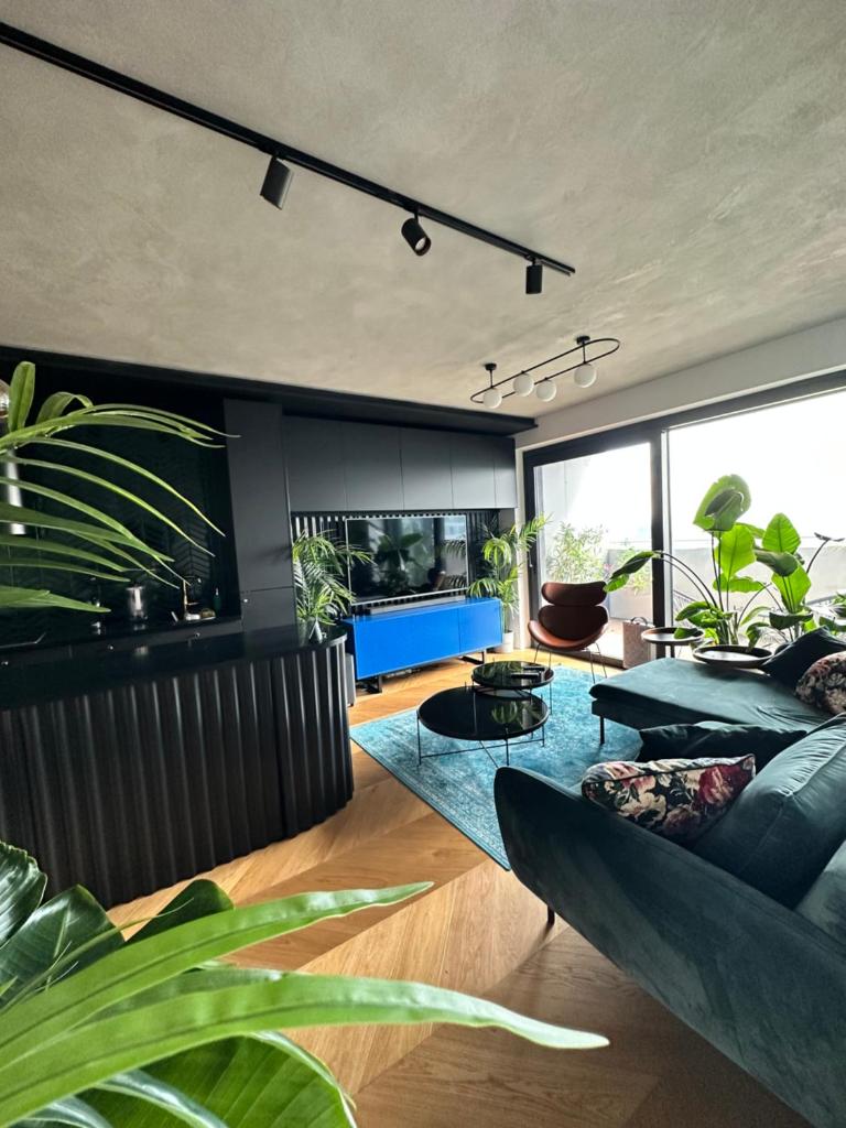 Skyline elegance with free parking 4