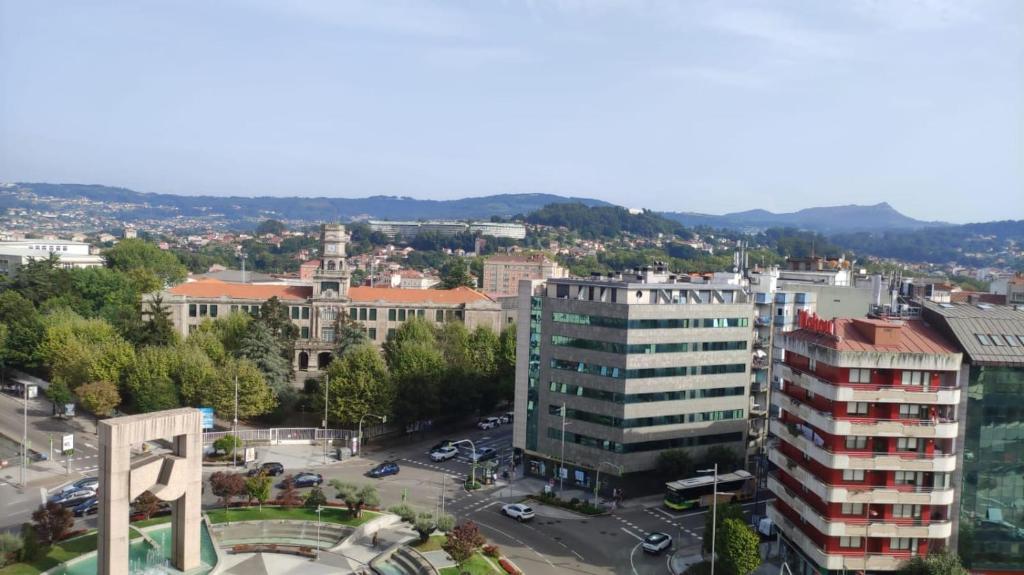 Amplio Piso Plaza América 6