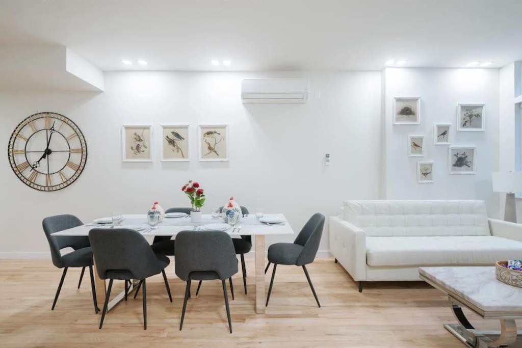Luxury 2BR Duplex 5min to Central Park Image