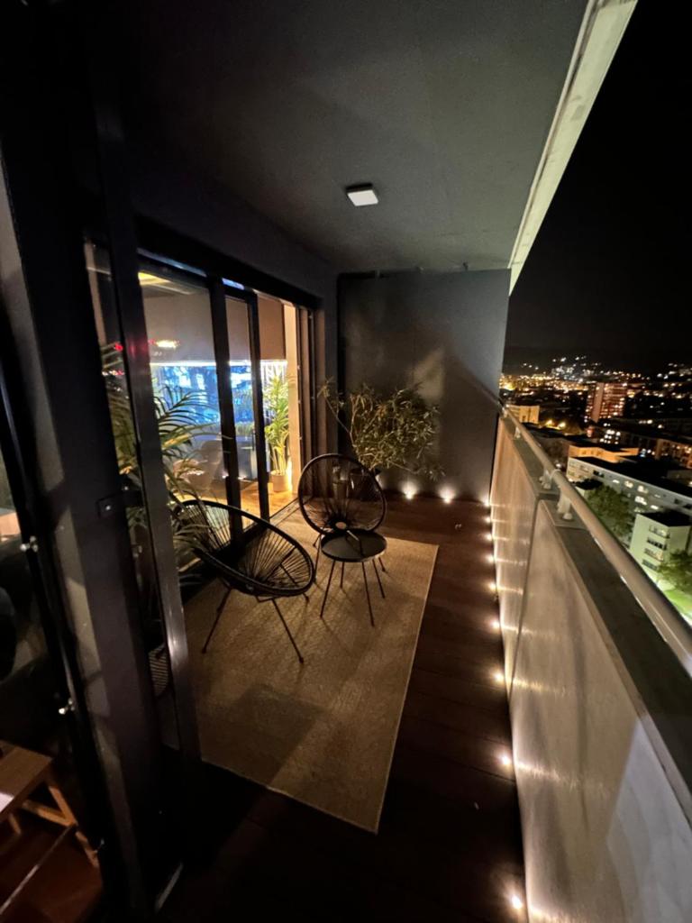 Skyline elegance with free parking 2