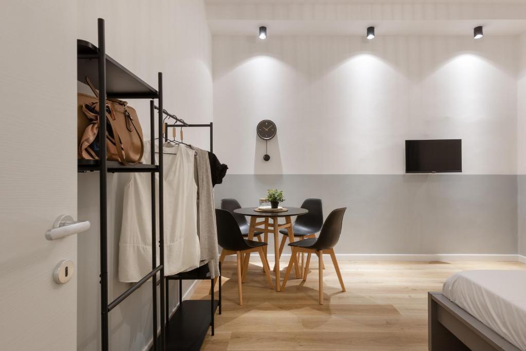 Stylish Gem in Historic Trieste for 4 guests 5