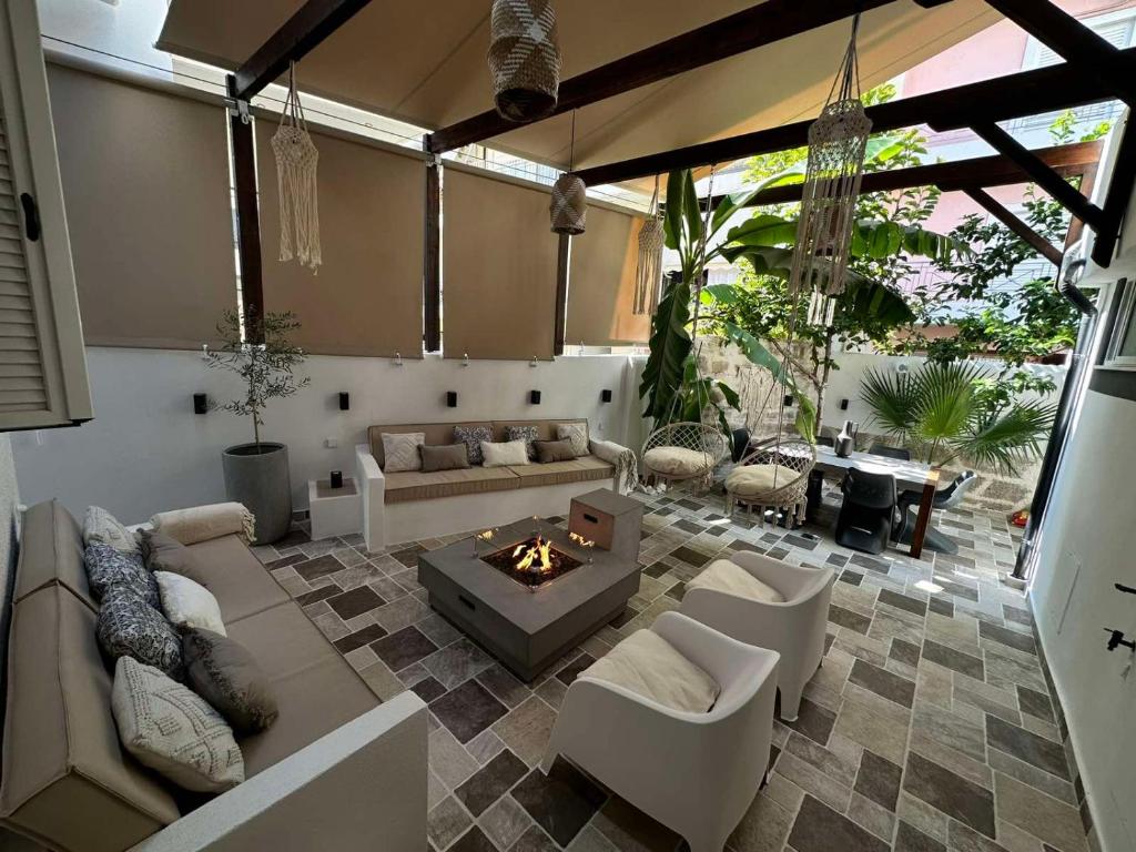 Casa Magnolia Patras 4