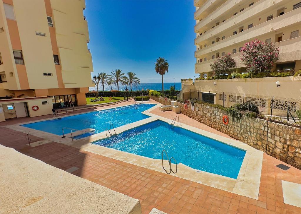 Diana 905. Superb south-facing one-bedroom apartment with amazing sea views. 4