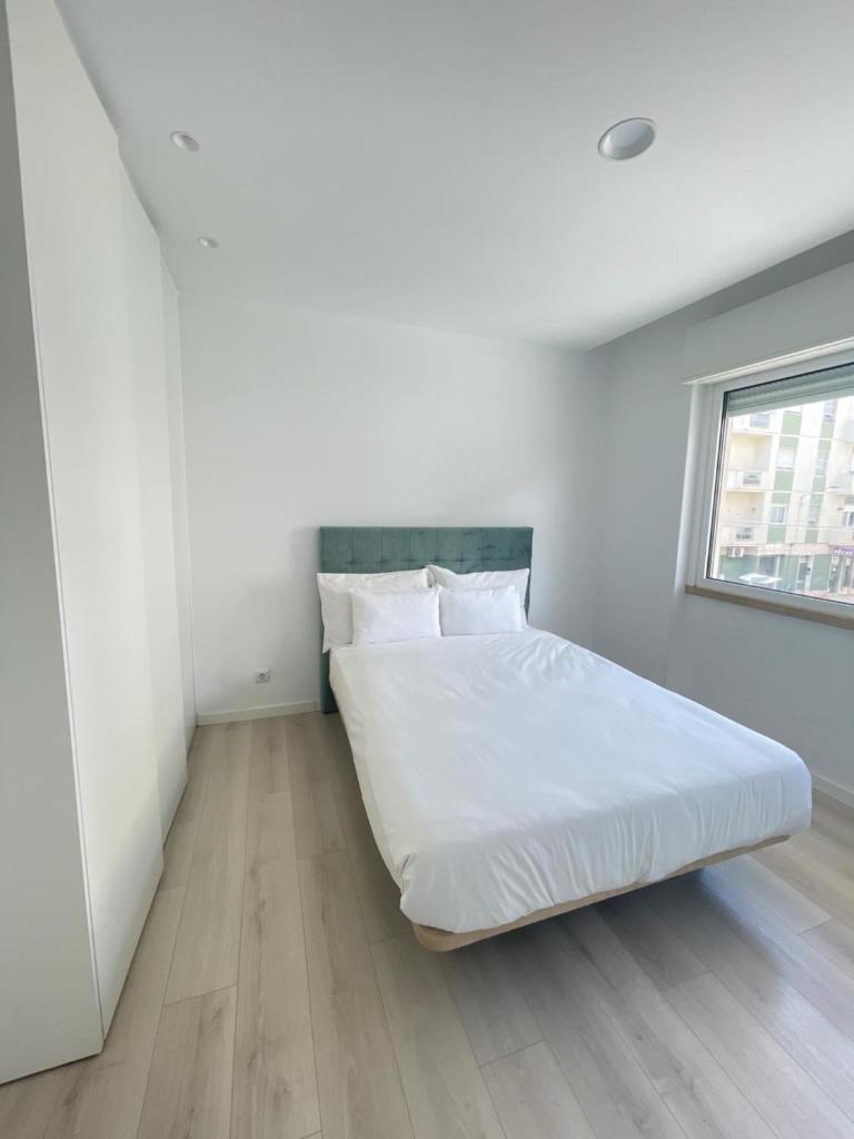 Modern Spacious Apartment 6